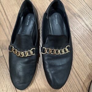 Via Spiga loafer with gold chain